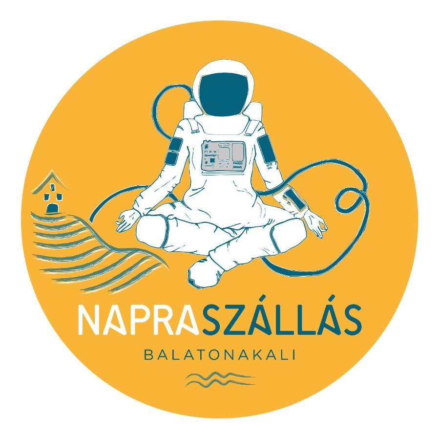 Napraszallas Vendeghaz بالاتوناكالي المظهر الخارجي الصورة